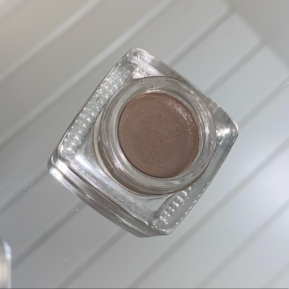 Eyebrow dip brow